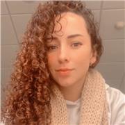 Profesora de Biología y matemáticas a niños de primaria